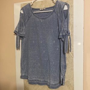 Jane and Delancy  blue sail boat 🚤 sleeve tie top